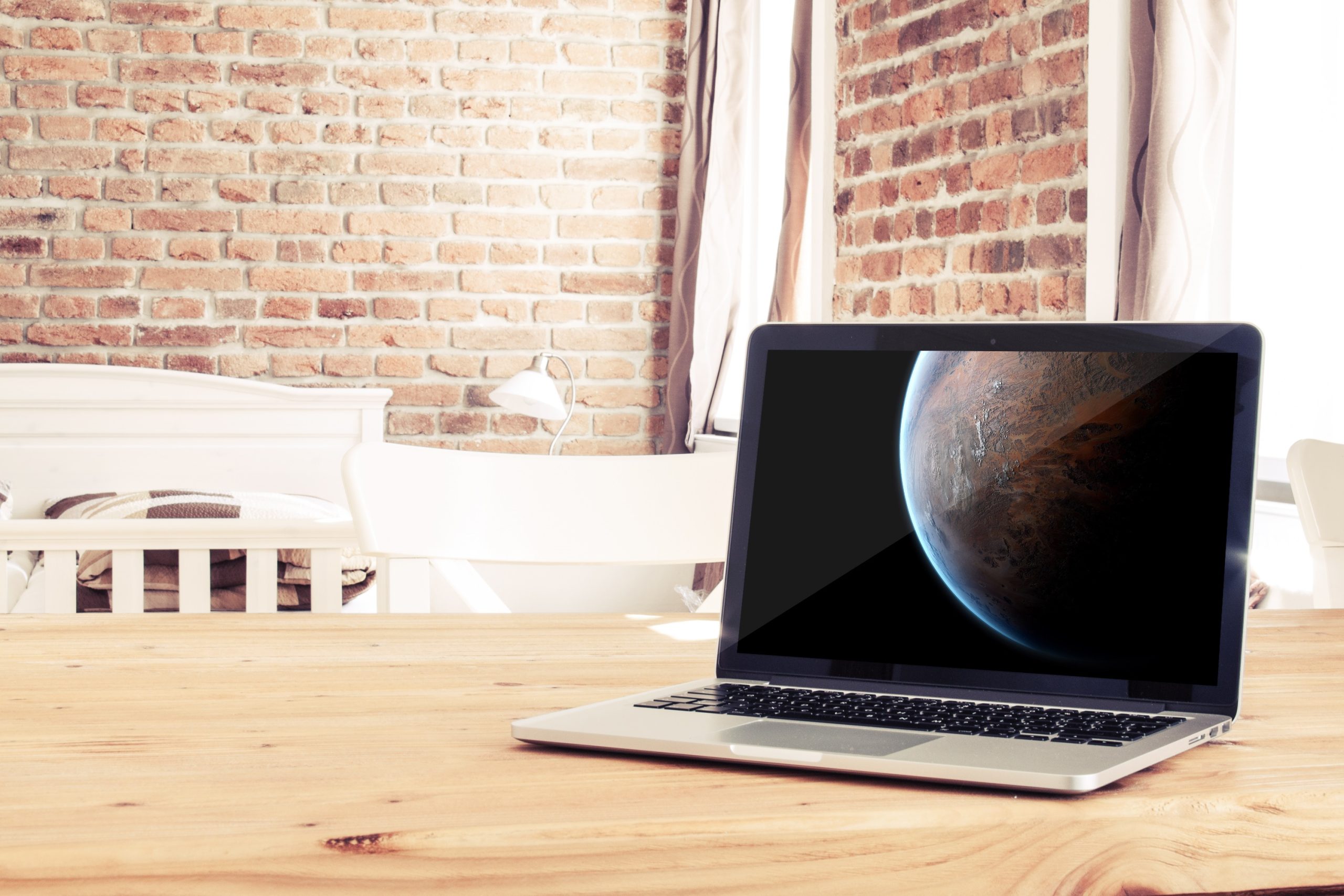 موکاپ لپ تاپ رومیزی