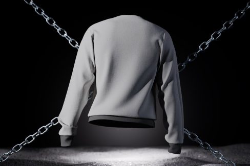 موکاپ تیشرت آستین‌بلند مردانه